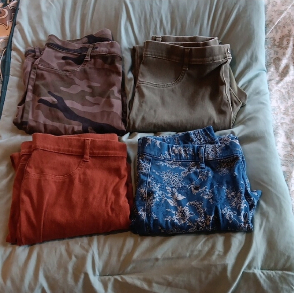 Set of Four Jeggings LIKE NEW 16P